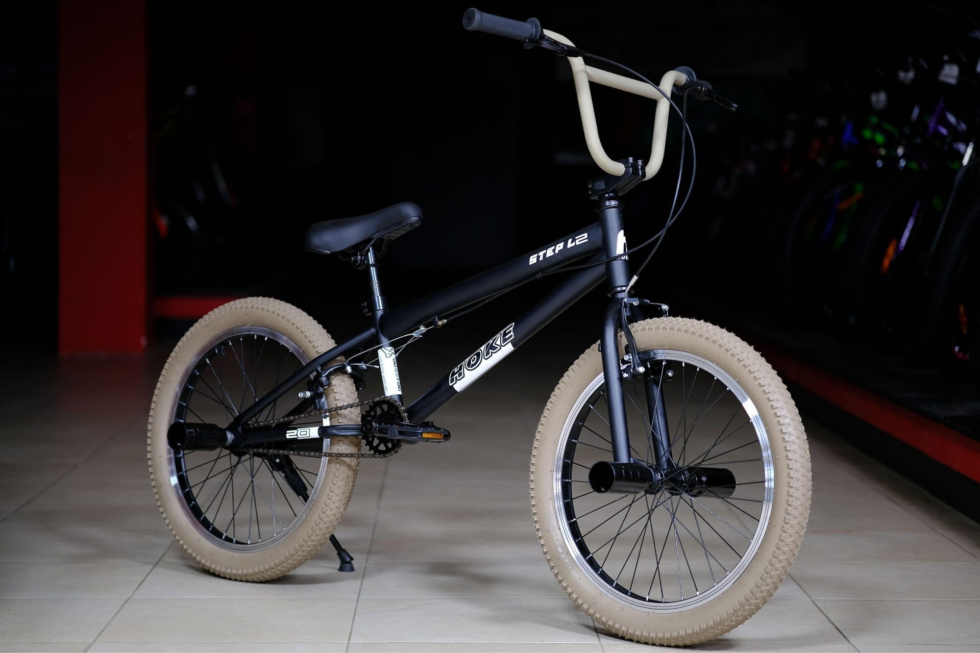 Велосипед HOKE BMX Step L2 матовый чёрный Стальная рама, Тормоза U-Brake задний  V-Brake передний, втулки на промподшипниках